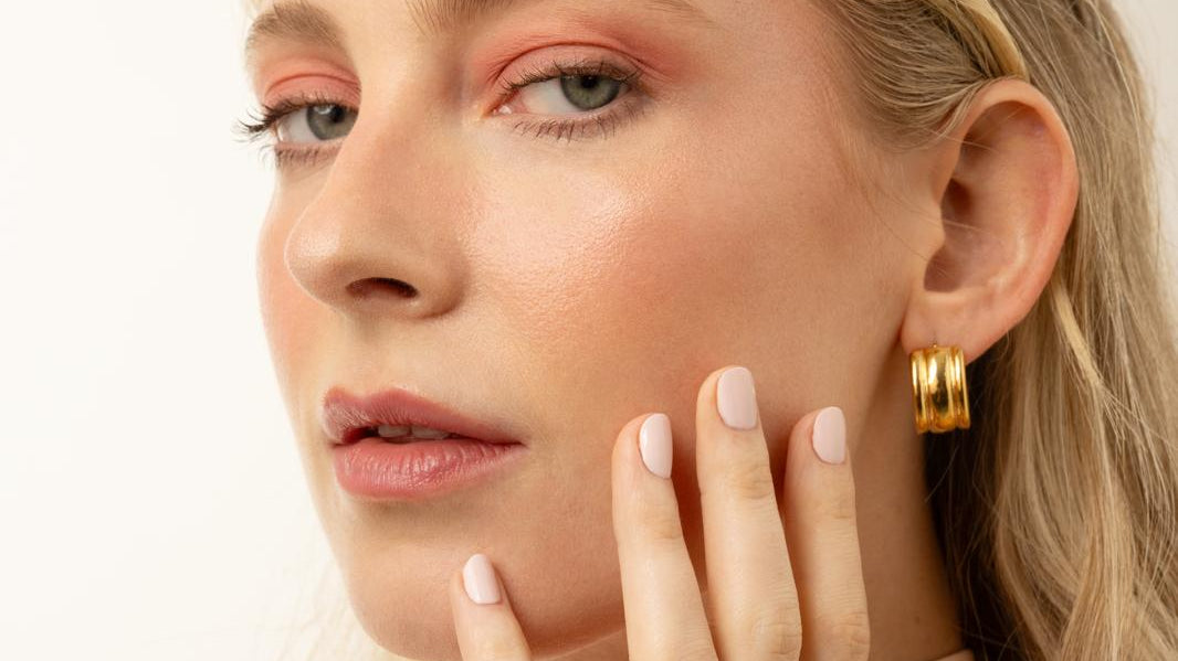 Spotted on Set: How a Stylist Paired Our Jewellery with 14 Day Manicure