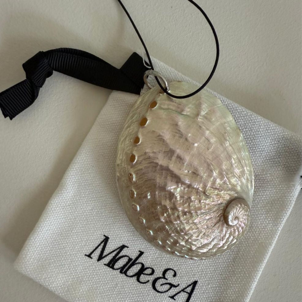 Large Shell Cord Necklace