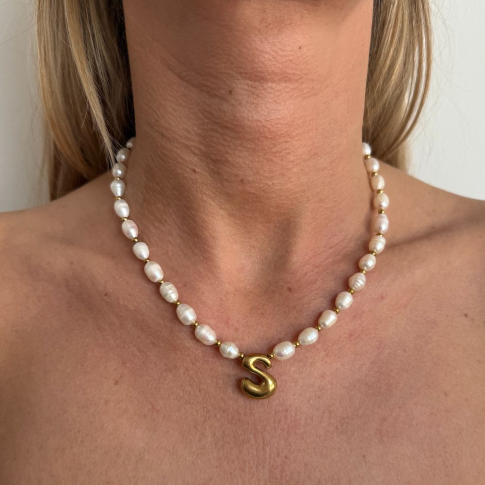 Bubble letter necklace- Gold