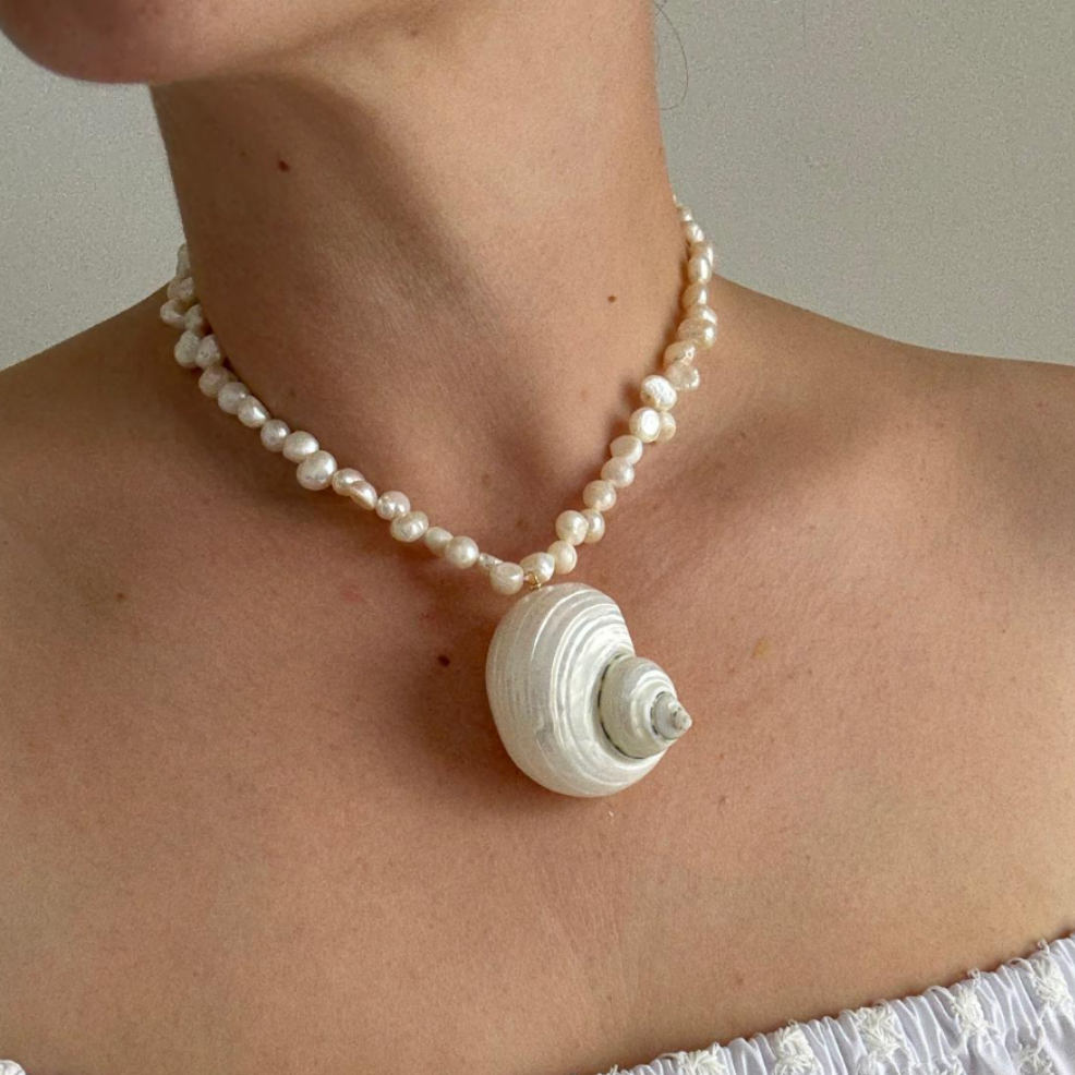Meri Short Pearl Shell Necklace