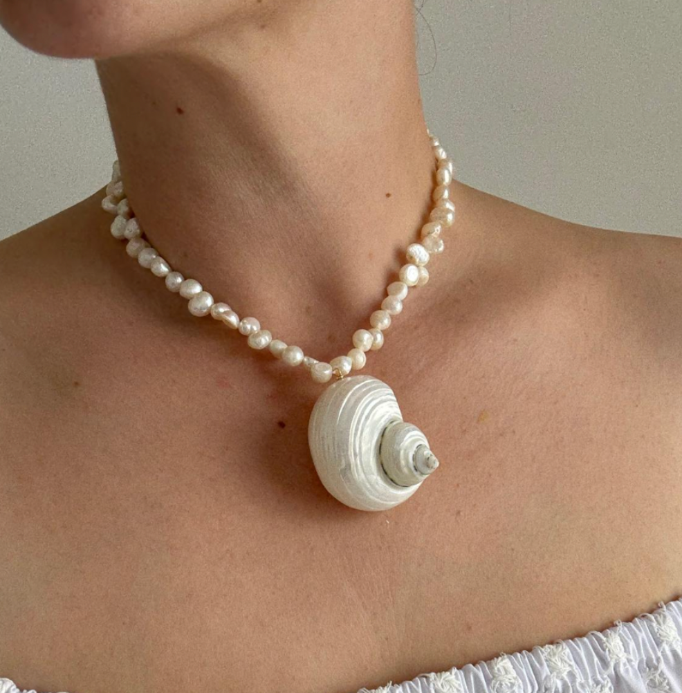 Meri Short Pearl Shell Necklace