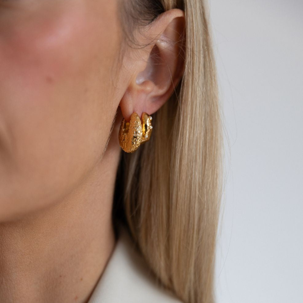 Danielle Ward The Crackle Hoops